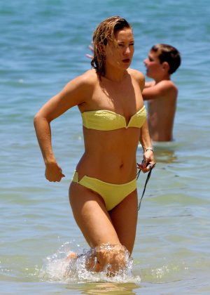 Kate Hudson - Yellow Bikini Candids at a beach in Hawaii