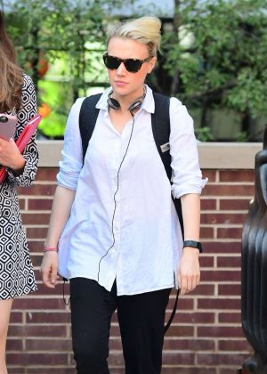 Kate Mckinnon Out in New York