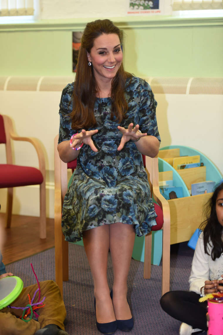 Kate Middleton at Cape Hill Childrens Centre -20 | GotCeleb
