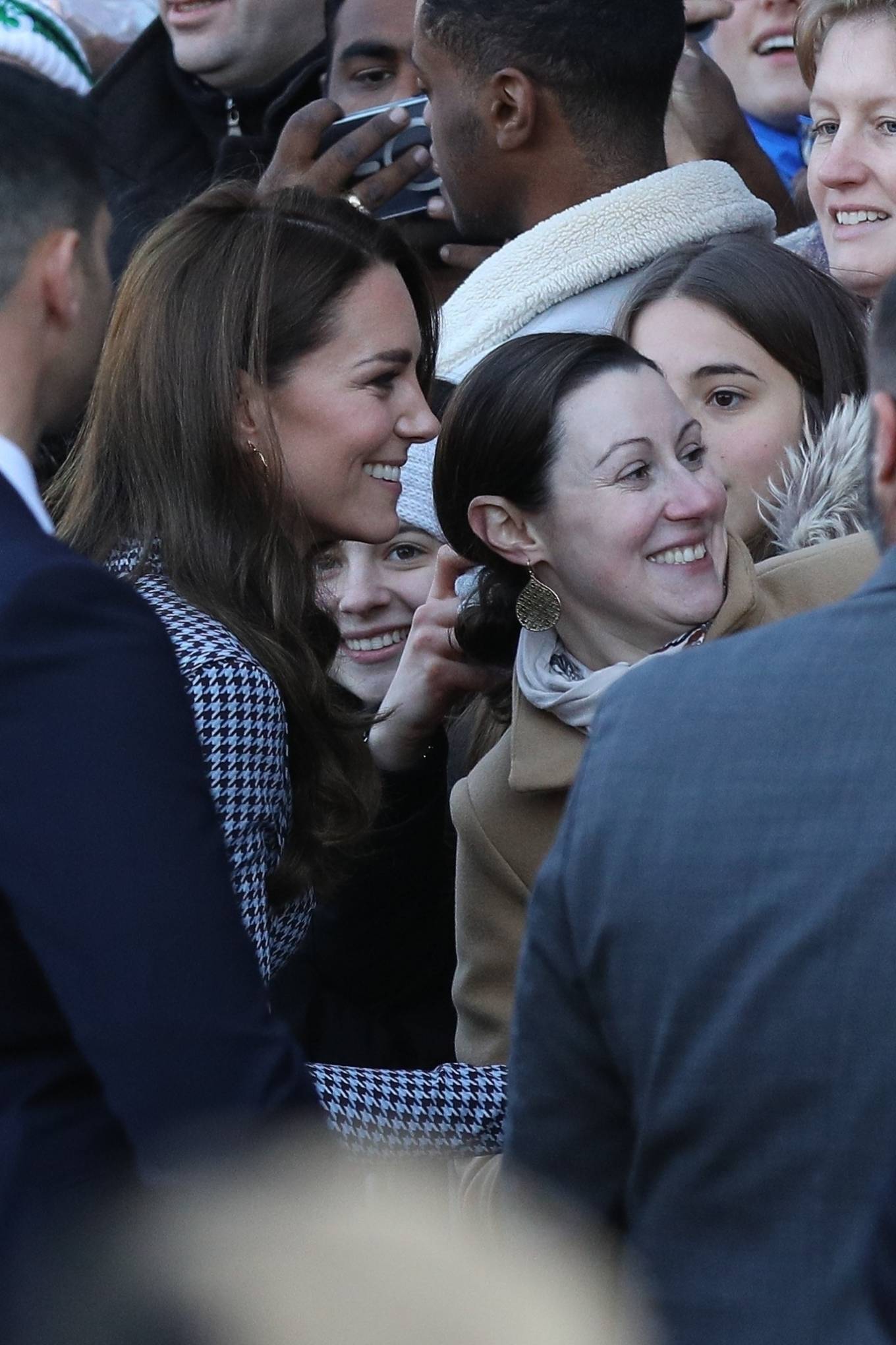 Kate Middleton 2022 : Kate Middleton – Greets fans in Harvard Square – Cambridge-01