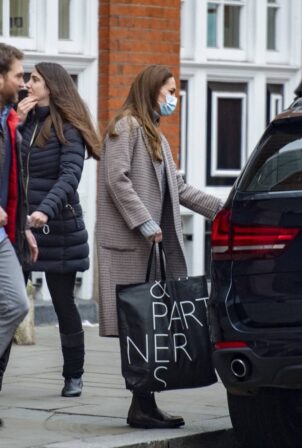Kate Middleton - Shops in Peter Jones in Chelsea