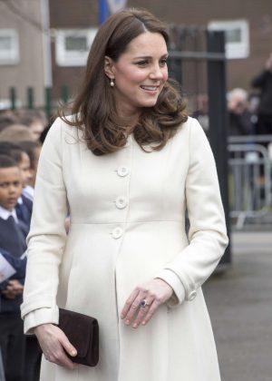 Kate Middleton - Visits the Pegasus Primary School in Oxford