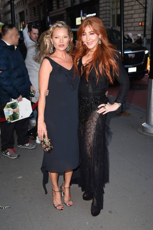 Kate Moss - With Charlotte Tilbury Arrive at the 2022 Prince's Trust Gala