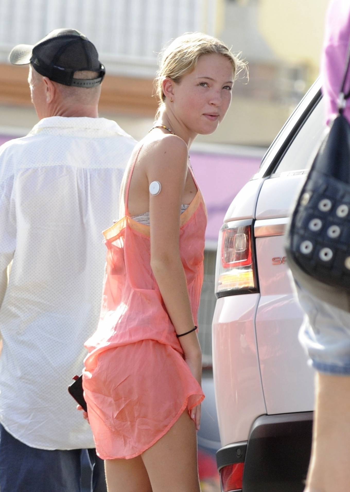 Kate Moss 2021 : Kate Moss - With her daughter Lila Grace Moss in the port ...
