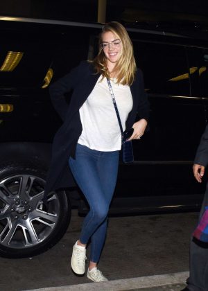 Kate Upton - Catches a Late Night Flight From LAX Airport in LA