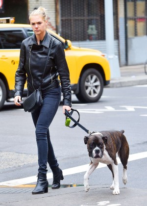 Kate Upton in Jeans Walking her Dog in New York City