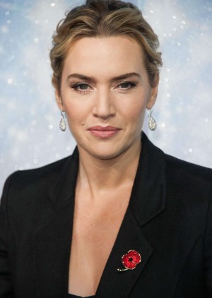 Kate Winslet - Opening the Christmas Shopping Window in NYC