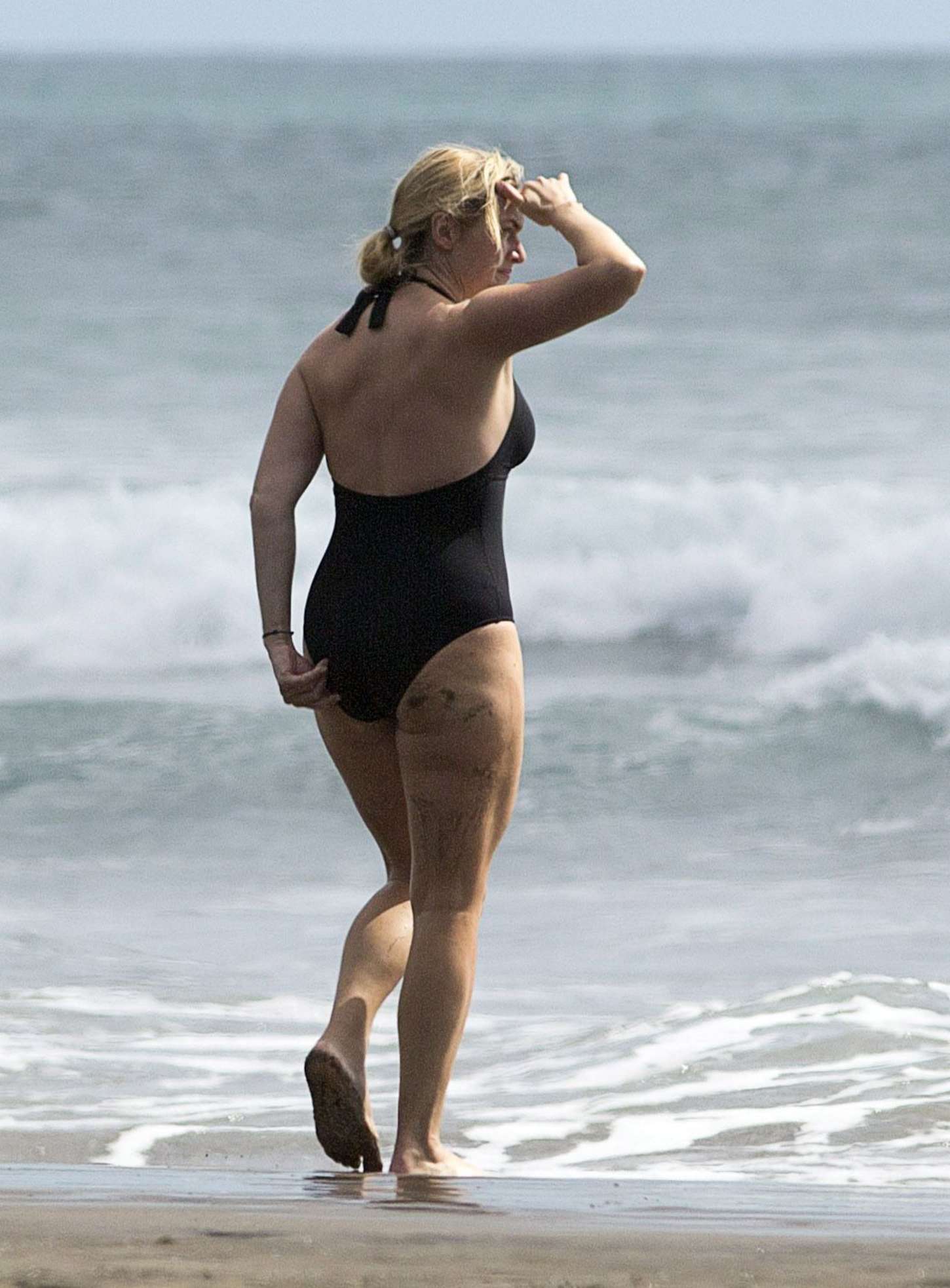 Kate Winslet - Wearing a Swimsuit at a beach in Auckland. 