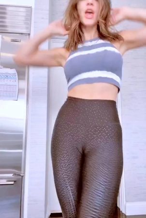 Katharine McPhee - Dance in leggings - Personal