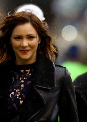 Katharine McPhee - Sings the National Anthem at the 2015 NFC Championship Game in Seattle