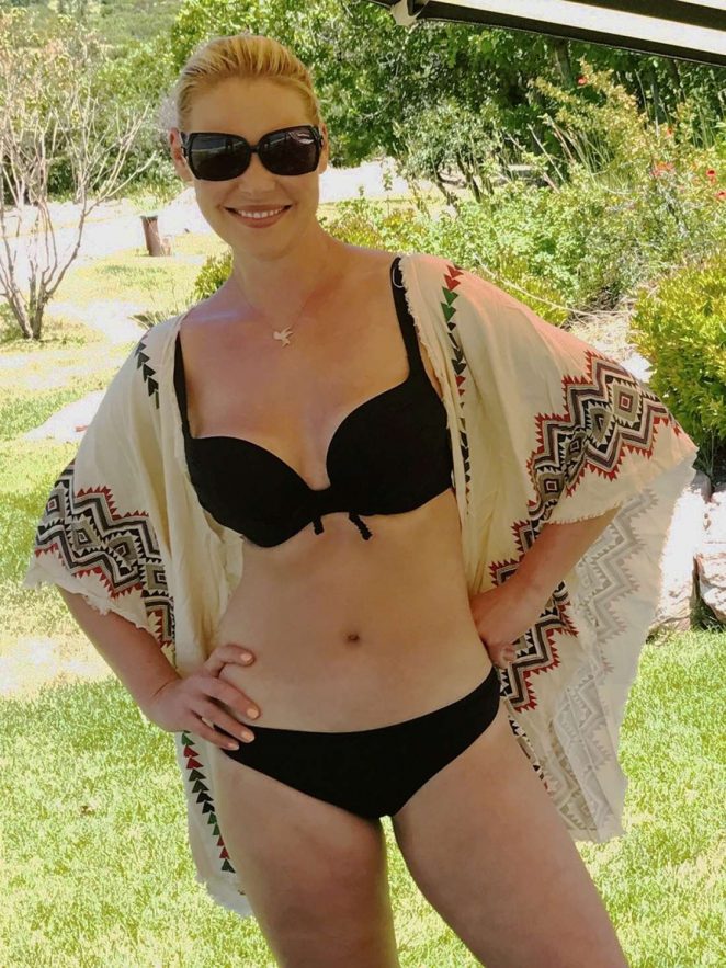 Katherine Heigl in Bikini - Personal Pics
