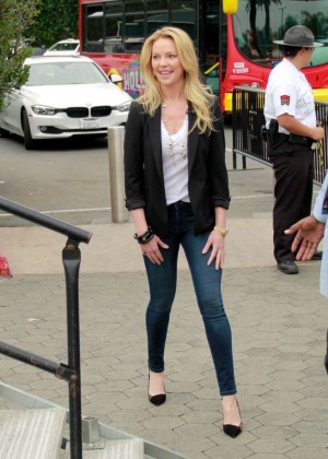 Katherine Heigl in Tight Jeans on Extra set in Universal City