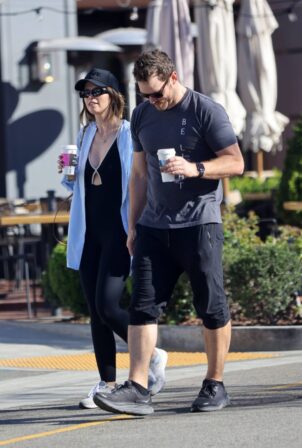 Katherine Schwarzenegger - Grabs coffee in Los Angeles