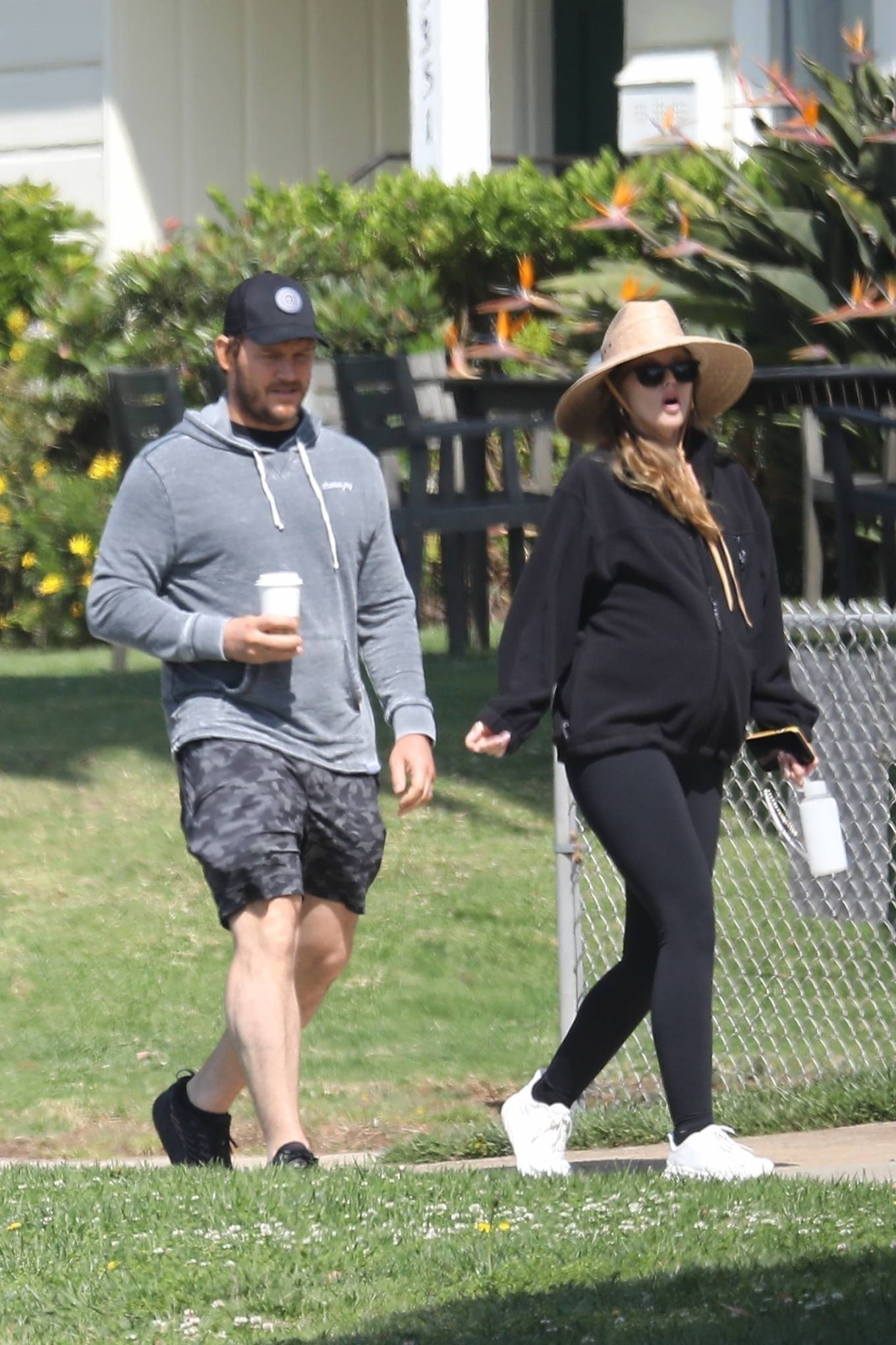 Katherine Schwarzenegger 2022 : Katherine Schwarzenegger – Out for a stroll in the Palisades-04