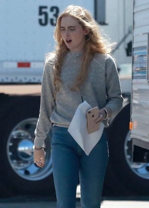 Kathryn Newton - Arriving to the set of 'Big Little Lies' in Malibu