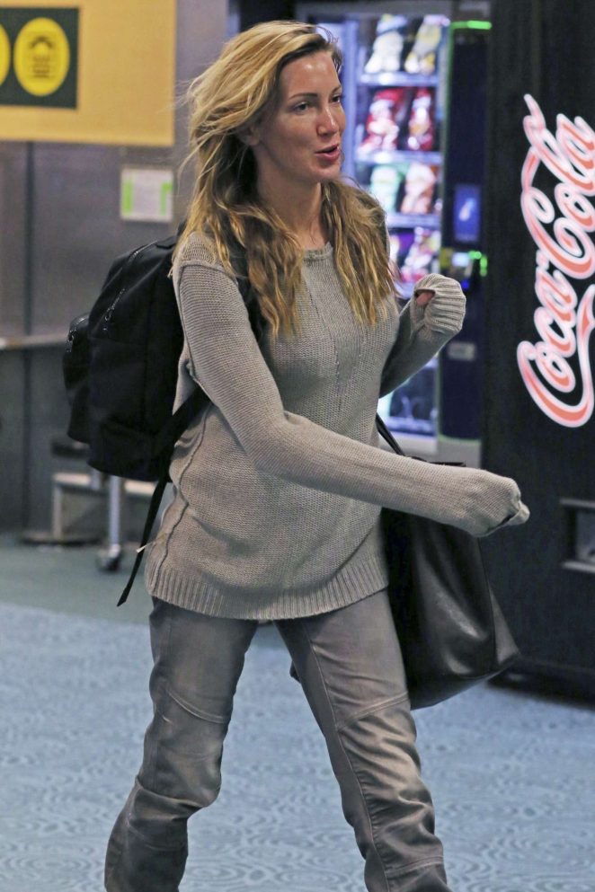 Katie Cassidy Arriving back in Vancouver