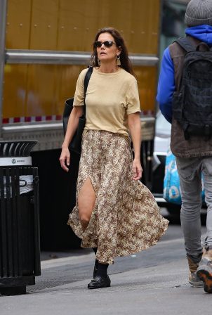 Katie Holmes - Dons chic style in New York