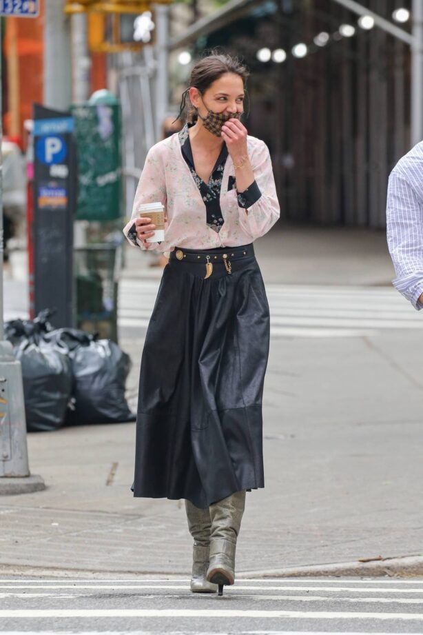 Katie Holmes - Filming in Tribeca - New York