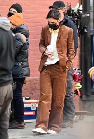 Katie Holmes - Filming 'Rare Objects' in NYC