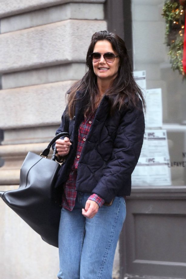 Katie Holmes - Heading to a business meeting in New York
