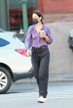 Katie Holmes - Heads to the set of upcoming movie 'Rare Objects' in New York