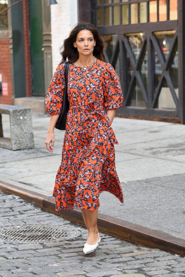 Katie Holmes - In summer dress out in New York