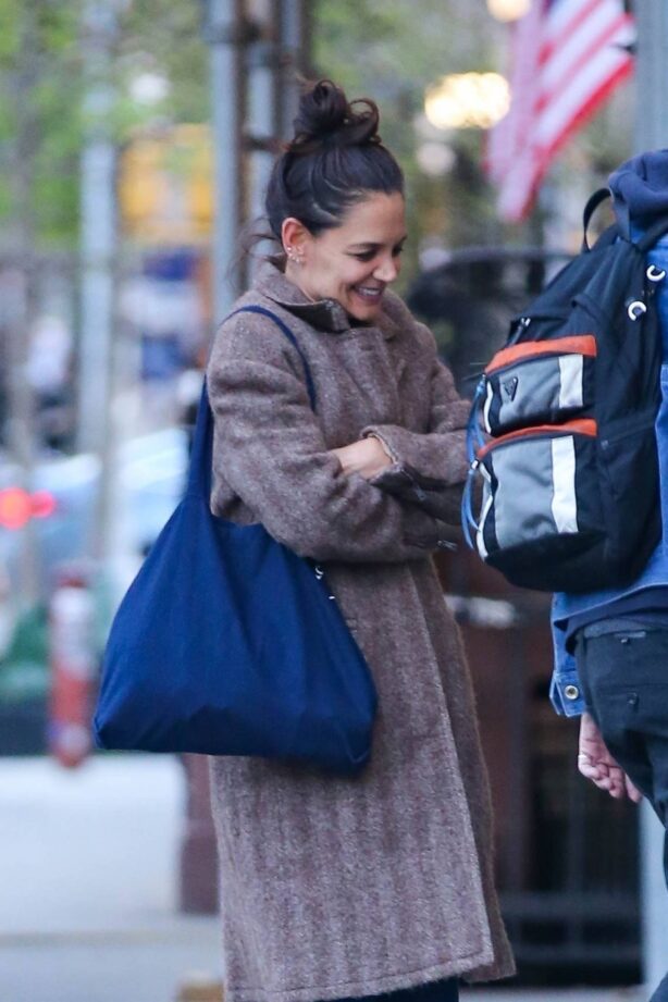 Katie Holmes - Looks happy while out in New York
