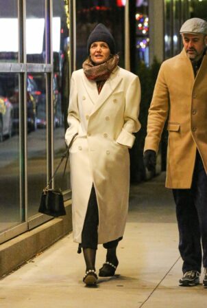 Katie Holmes - Looks stylish as she goes out to dinner in New York