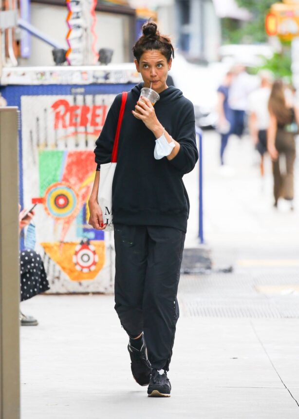 Katie Holmes - On a coffee run in New York