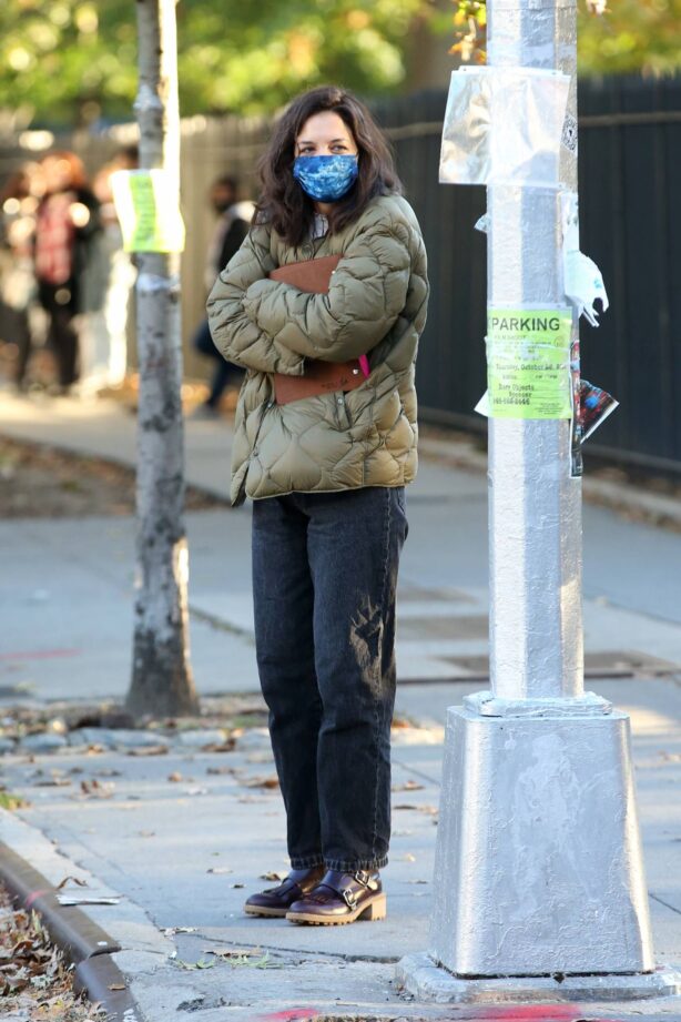 Katie Holmes - On the set of 'Rare Objects' movie in Brooklyn