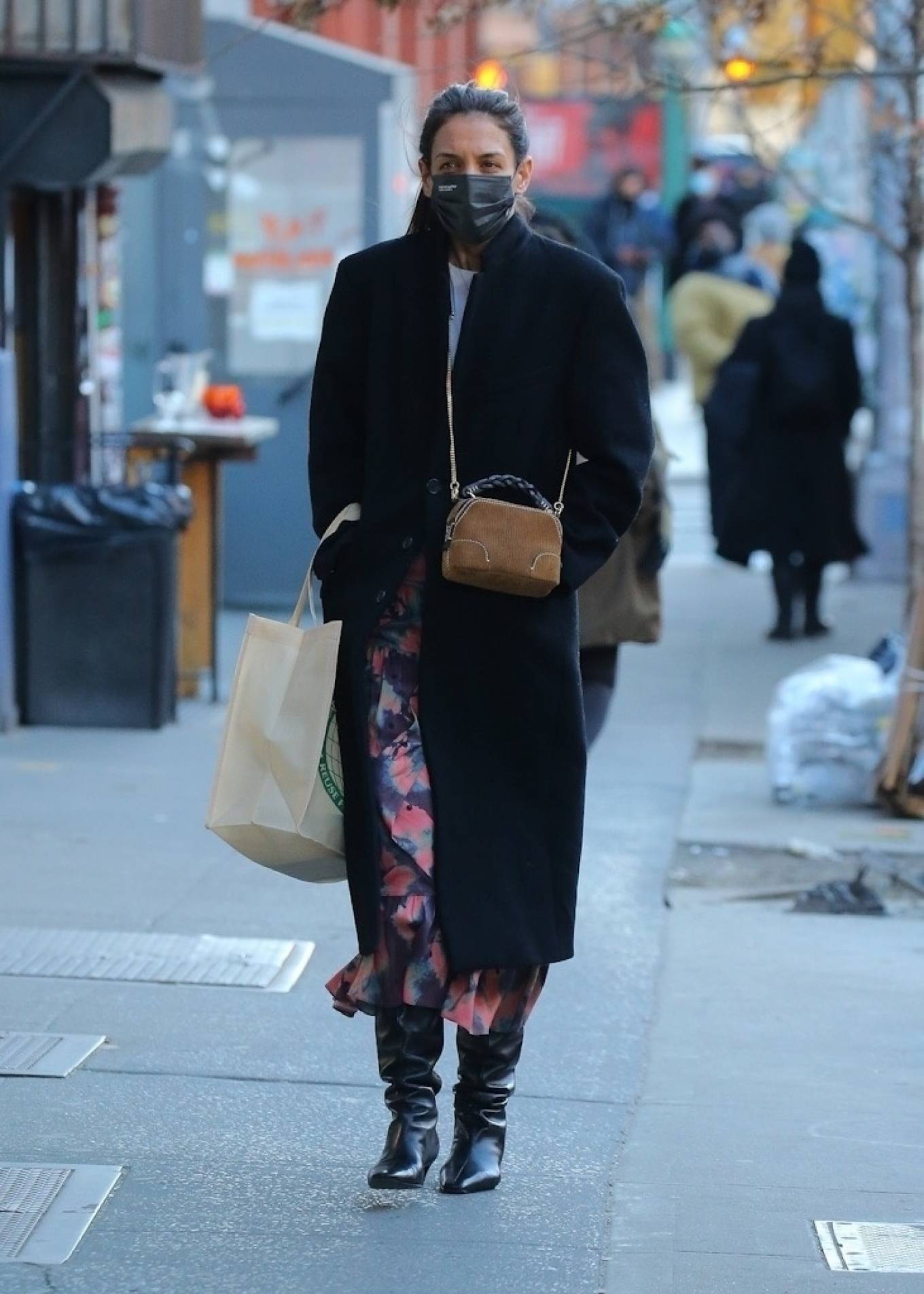 Katie Holmes 2021 : Katie Holmes – Out for a shopping in New York-19