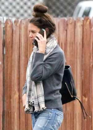 Katie Holmes out for lunch at Jasmine Thai in Calabasas