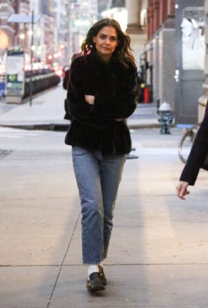 Katie Holmes - Out on a stroll in chilly New York