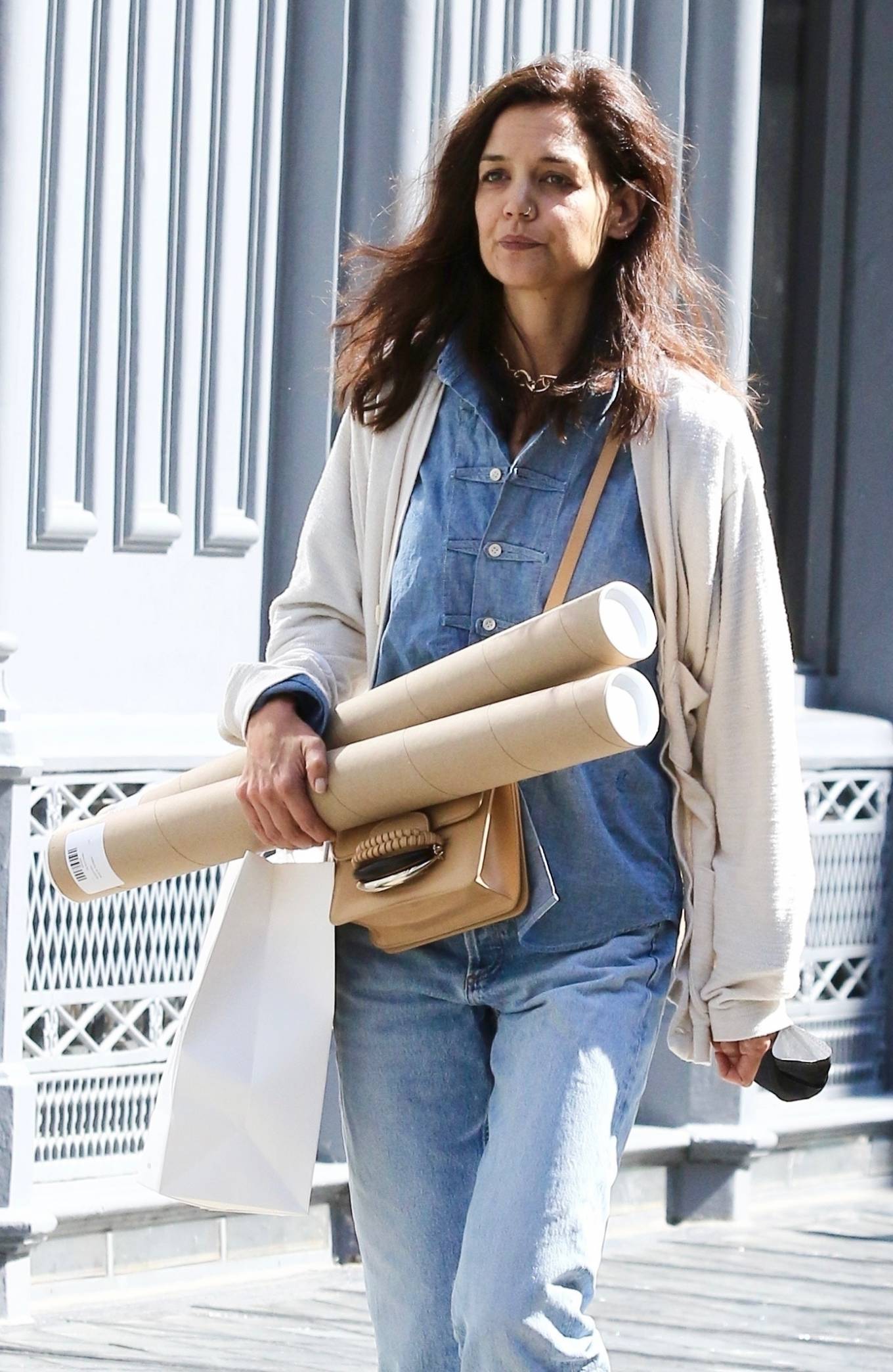 Katie Holmes - Seen at gallery shop in Manhattan’s SoHo area