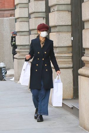 Katie Holmes - Seen at Santa Maria Novella in New York