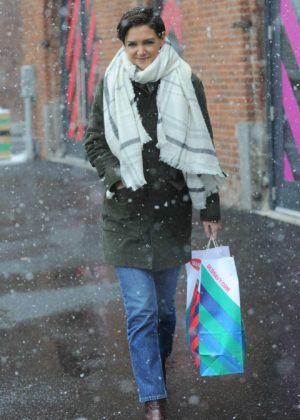 Katie Holmes - Shopping candids in New York