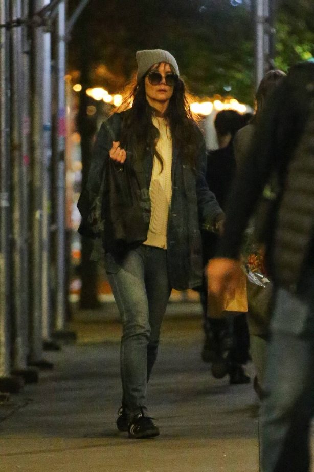 Katie Holmes - Shopping in New York