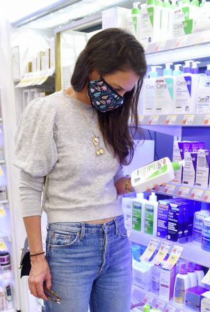 Katie Holmes - Shopping in NYC for CeraVe Hydrating Facial Cleanser