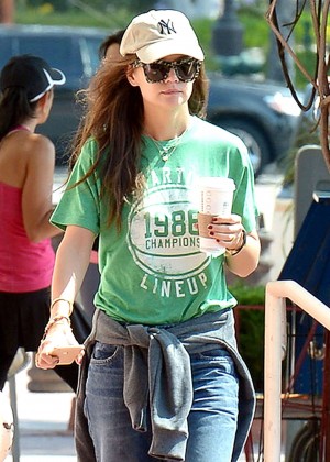 Katie Holmes in Jeans Starbucks in LA