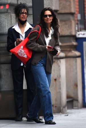 Katie Holmes - Stepping out for the day in Manhattan