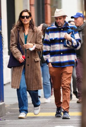 Katie Holmes - Steps out for a stroll with a friend in New York