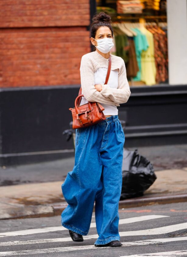 Katie Holmes - Wearing oversized flared pants in New York