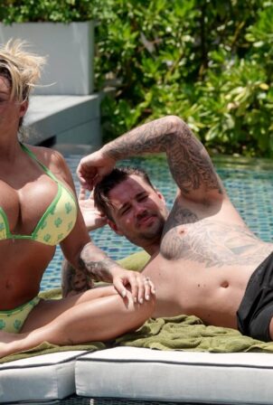 Katie Price AKA Jordan - Seen by the pool with boyfriend Carl Woods in Thailand