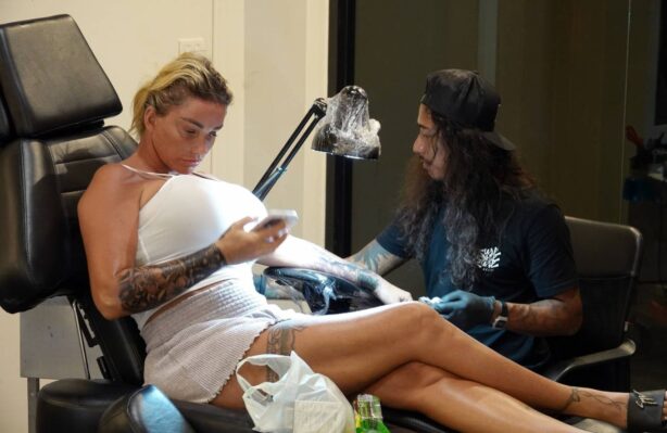 Katie Price - Getting her second sleeve tattoo in Thailand
