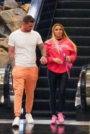 Katie Price - With fiance Carl Woods at REAL BODIES exhibition at Bally's in Las Vegas
