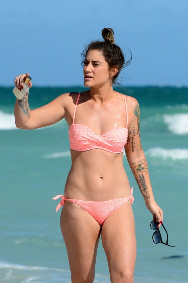 Katie Waissel in Pink Bikini on holiday in Miami