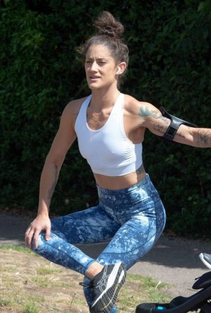 Katie Waissel - Workout in North London