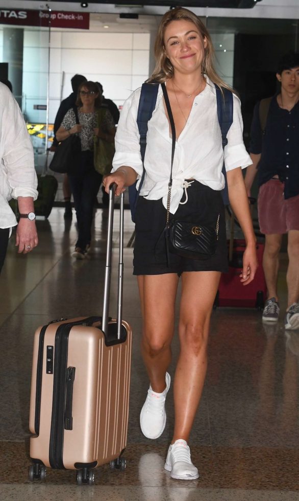 Katrina Bowden in Shorts - Arrives at Sydney Airport