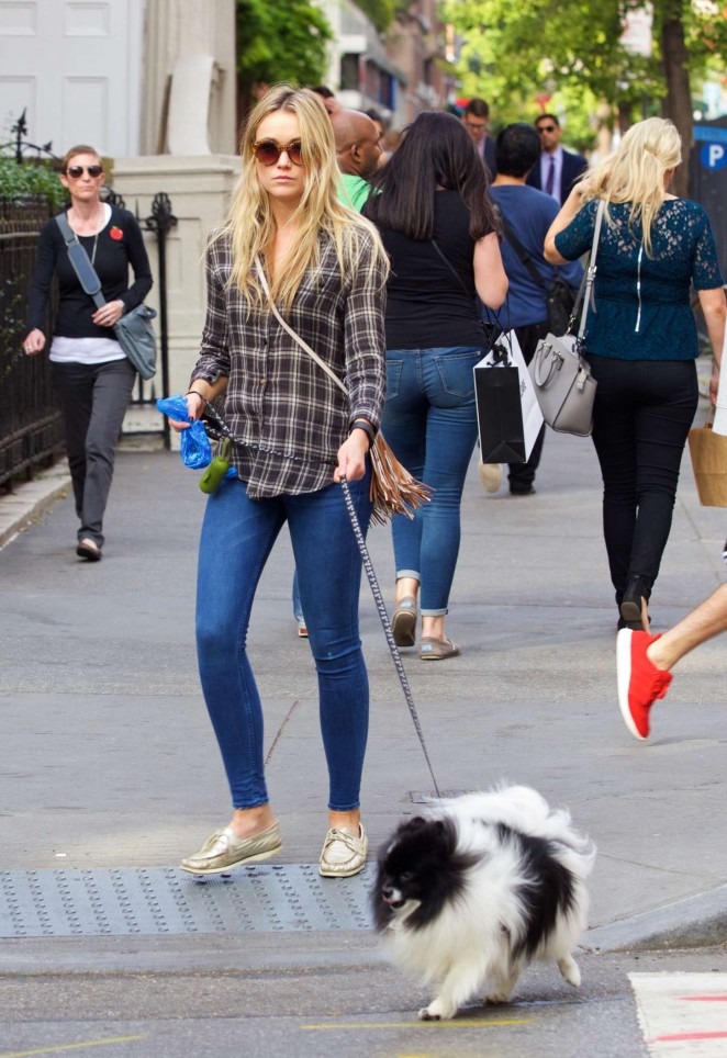 Katrina Bowden - Walking her dog in New York