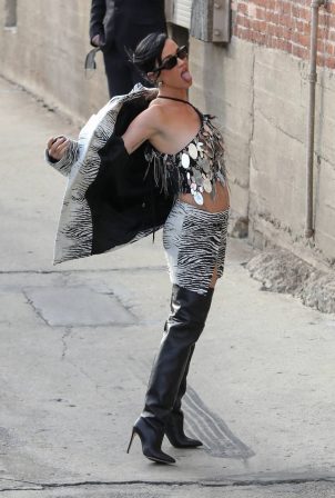 Katy Perry - Arrives for an appearance on Jimmy Kimmel Live in Hollywood